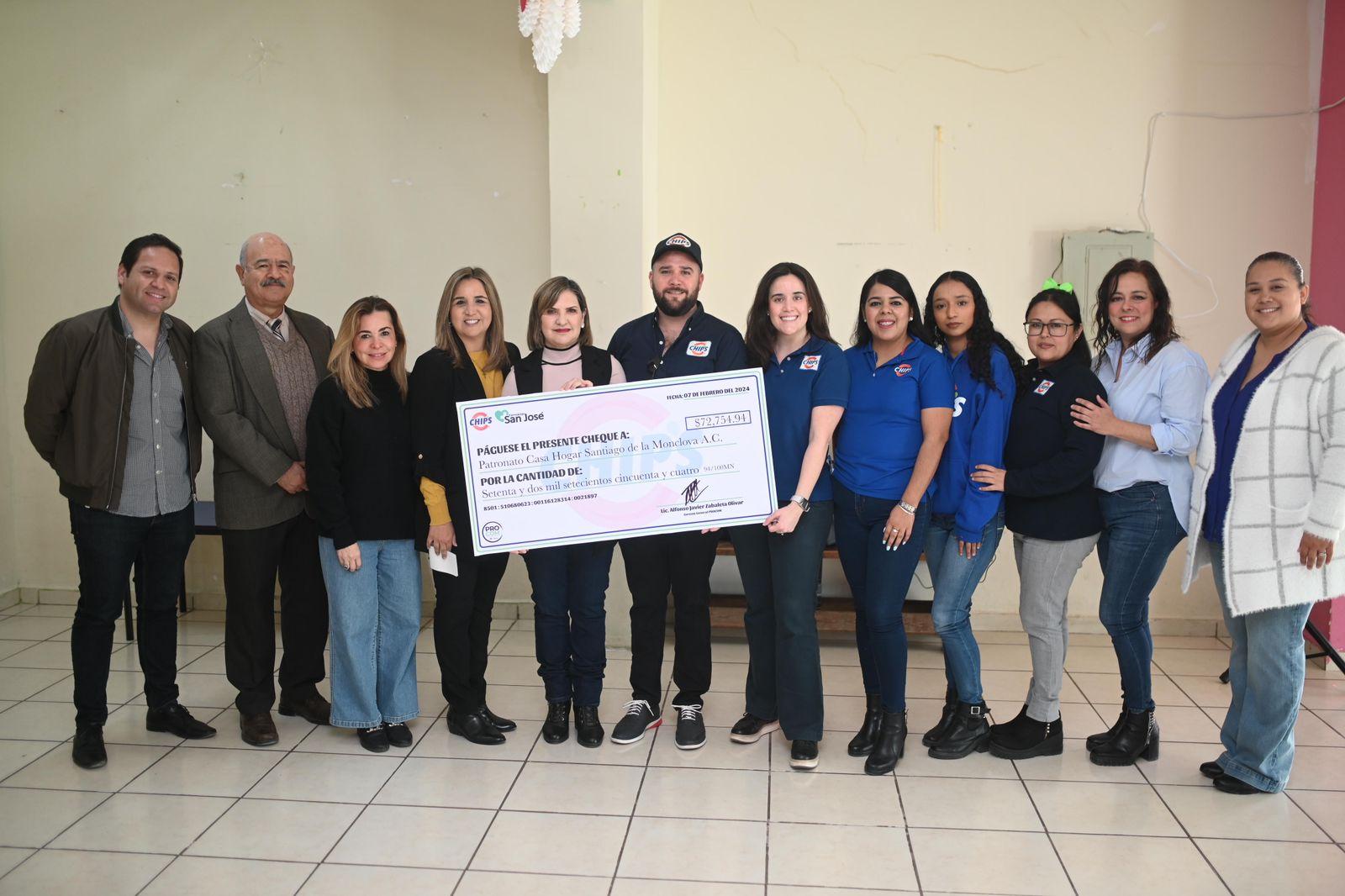 Entrega Chips redondeo a beneficio de Casa Hogar