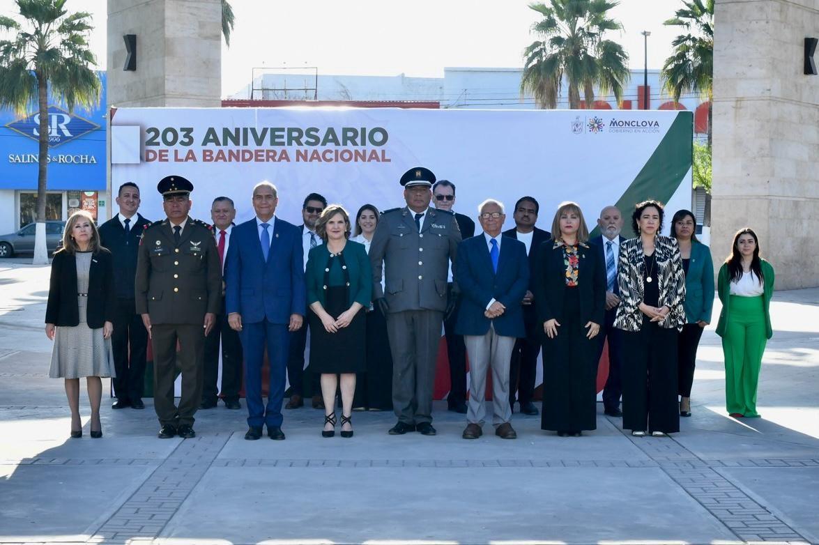 Conmemoran el Día de la Bandera