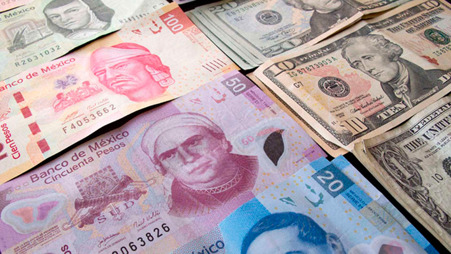 Precio del dólar: moneda abre en 17.07 pesos al mayoreo este martes