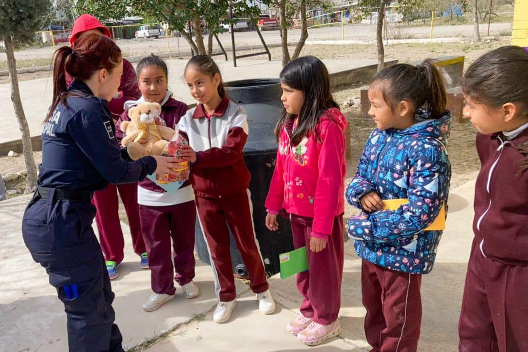 VISITA UNIDAD K9 A ESTUDIANTES DE SAN JOSÉ DE LOS NUNCIO