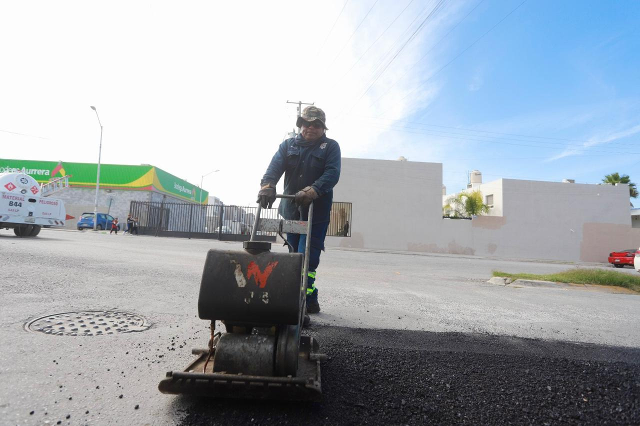 Invitan a la ciudadanía a reportar baches al teléfono 072