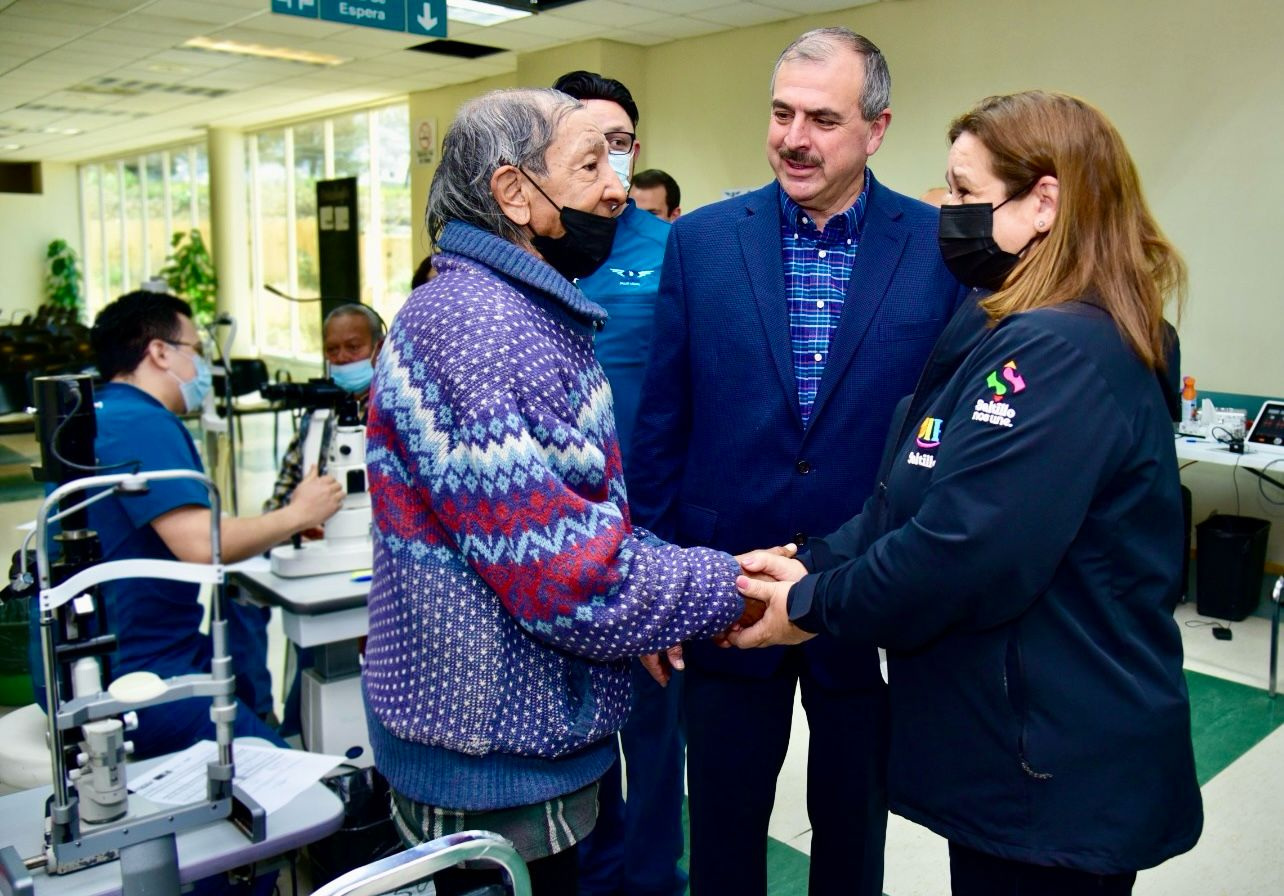Evalúan a 700 pacientes de Saltillo para cirugía de cataratas