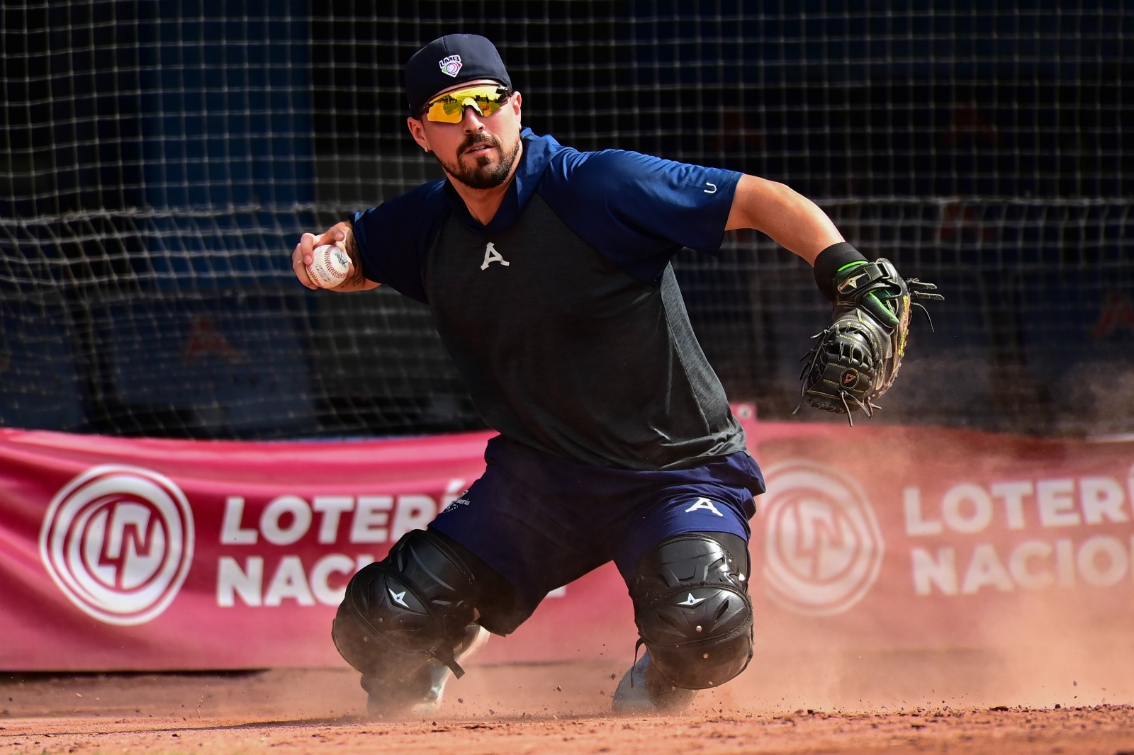 FELIZ DE TRABAJAR CON GENTE COMO ELLOS (CATCHERS): SANTIAGO CHÁVEZ.
