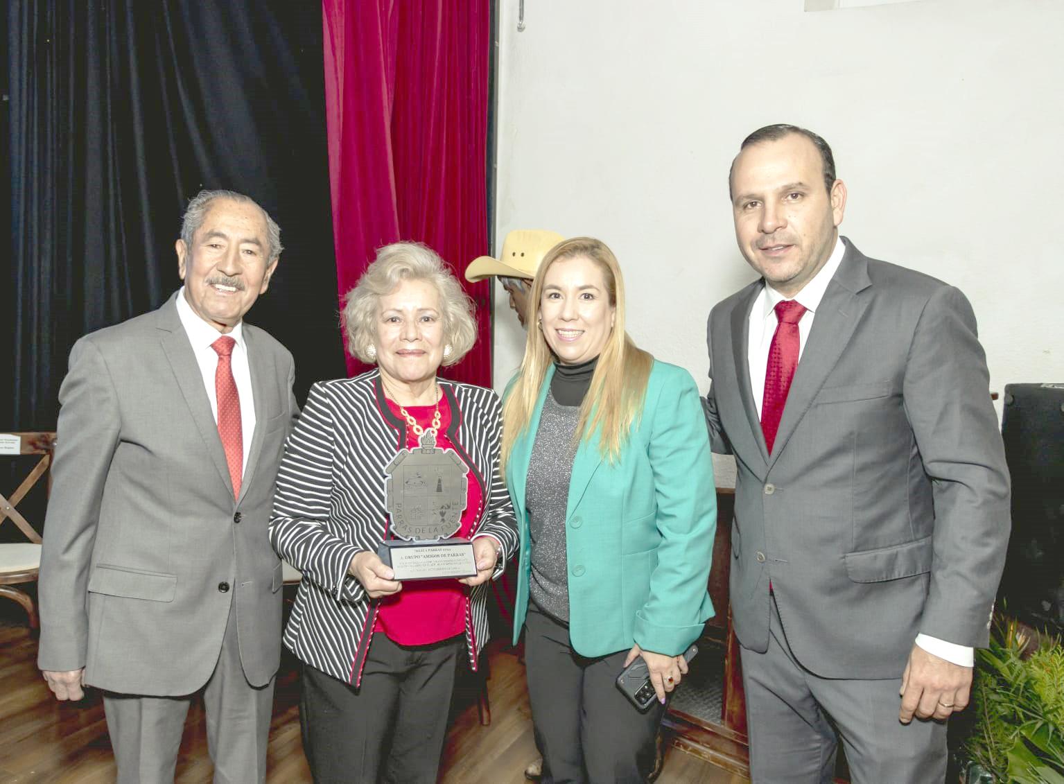 Los Amigos de Parras; por el placer de servir