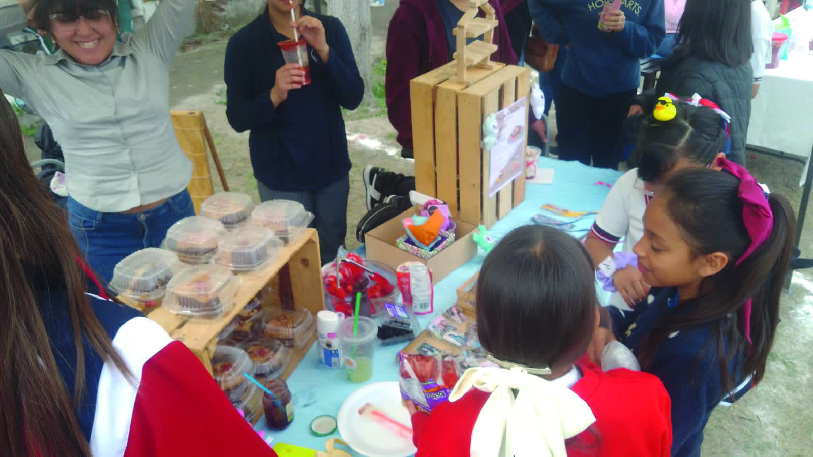 Exitosa segunda feria de jóvenes emprendedores