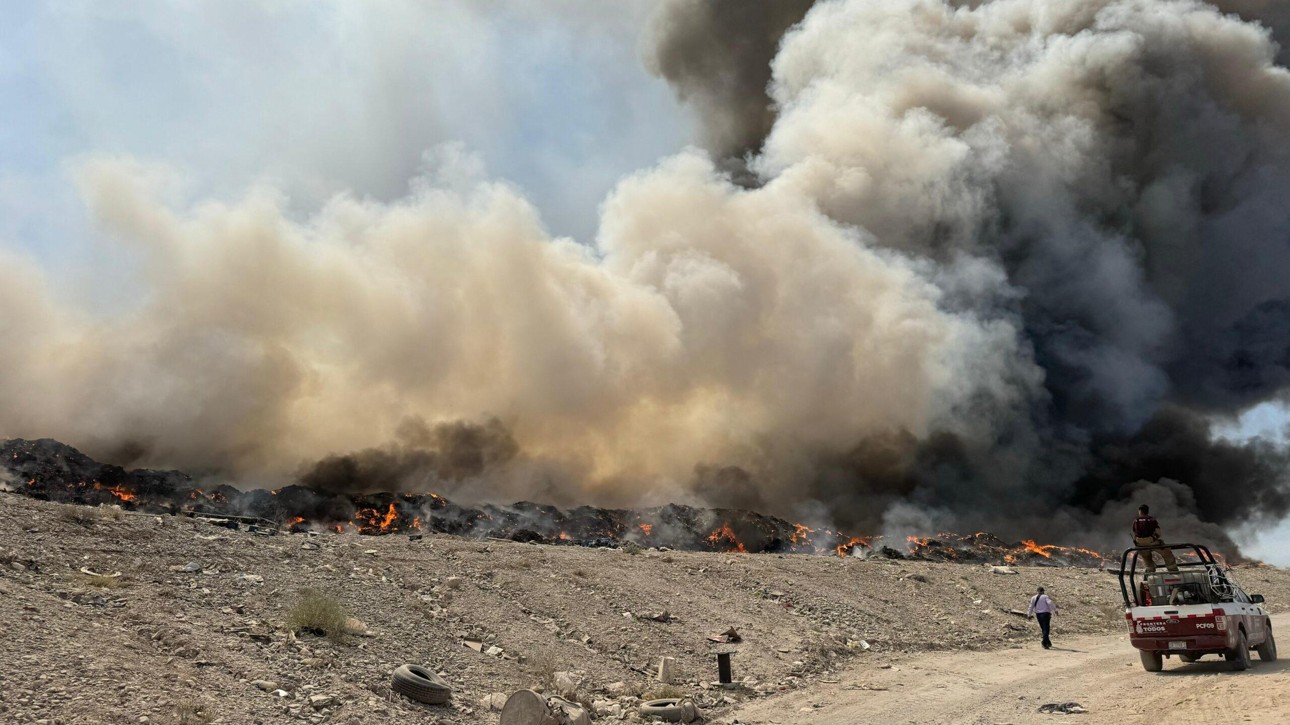 Suspenden relleno por descomunal incendio