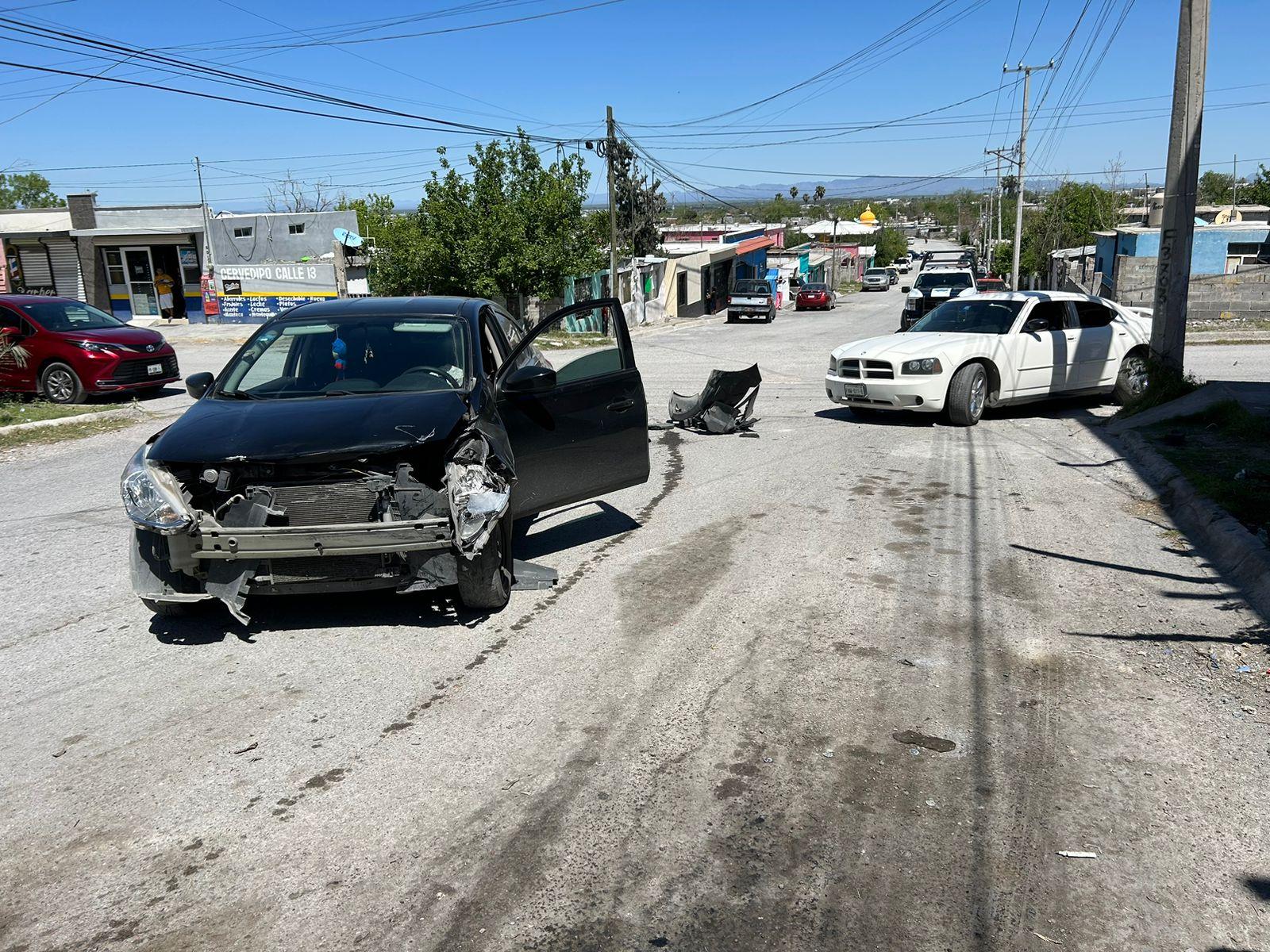 A exceso de velocidad se impacta conductor