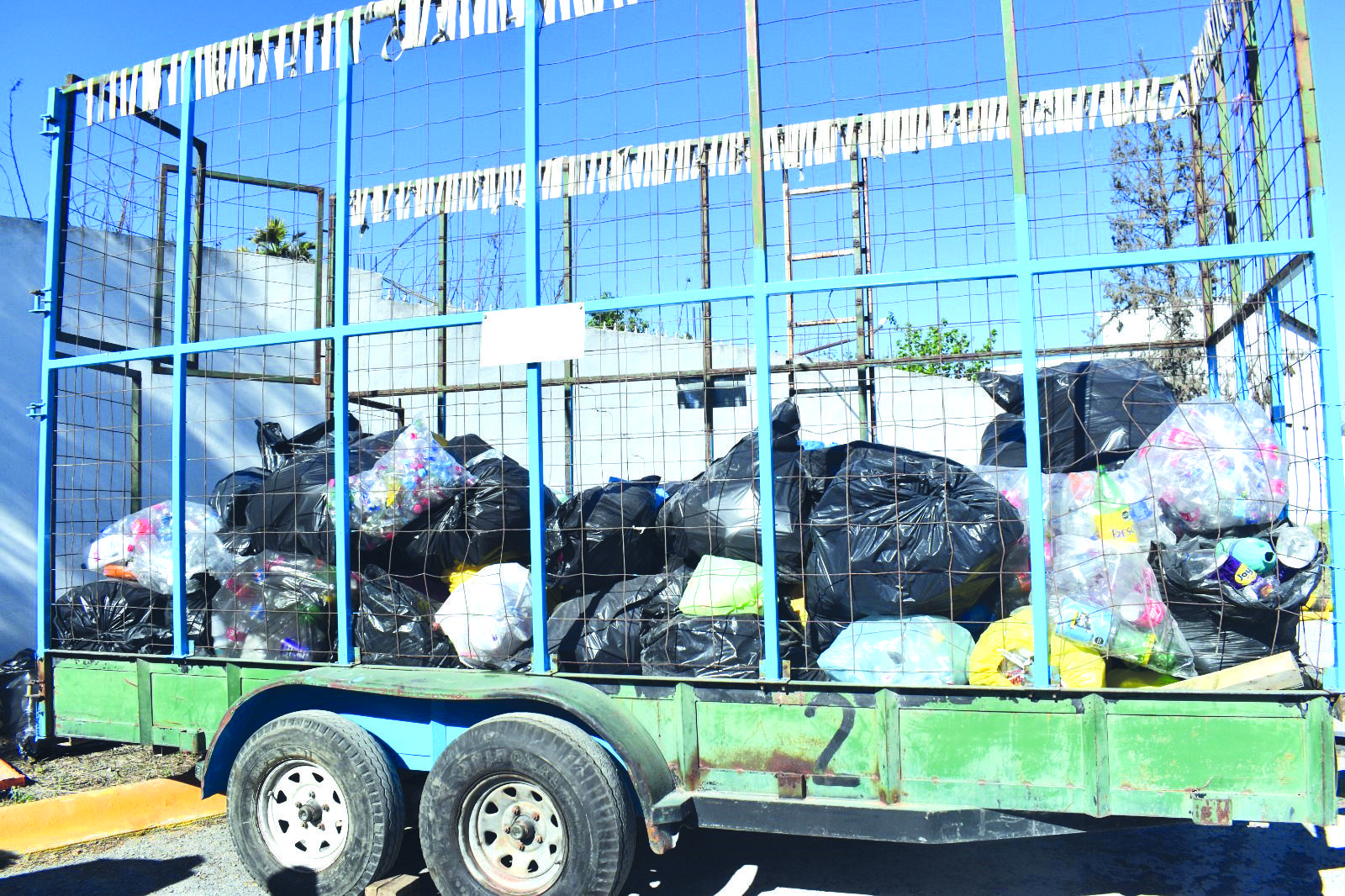 Recaudan estudiantes 12 mil pesos para Max