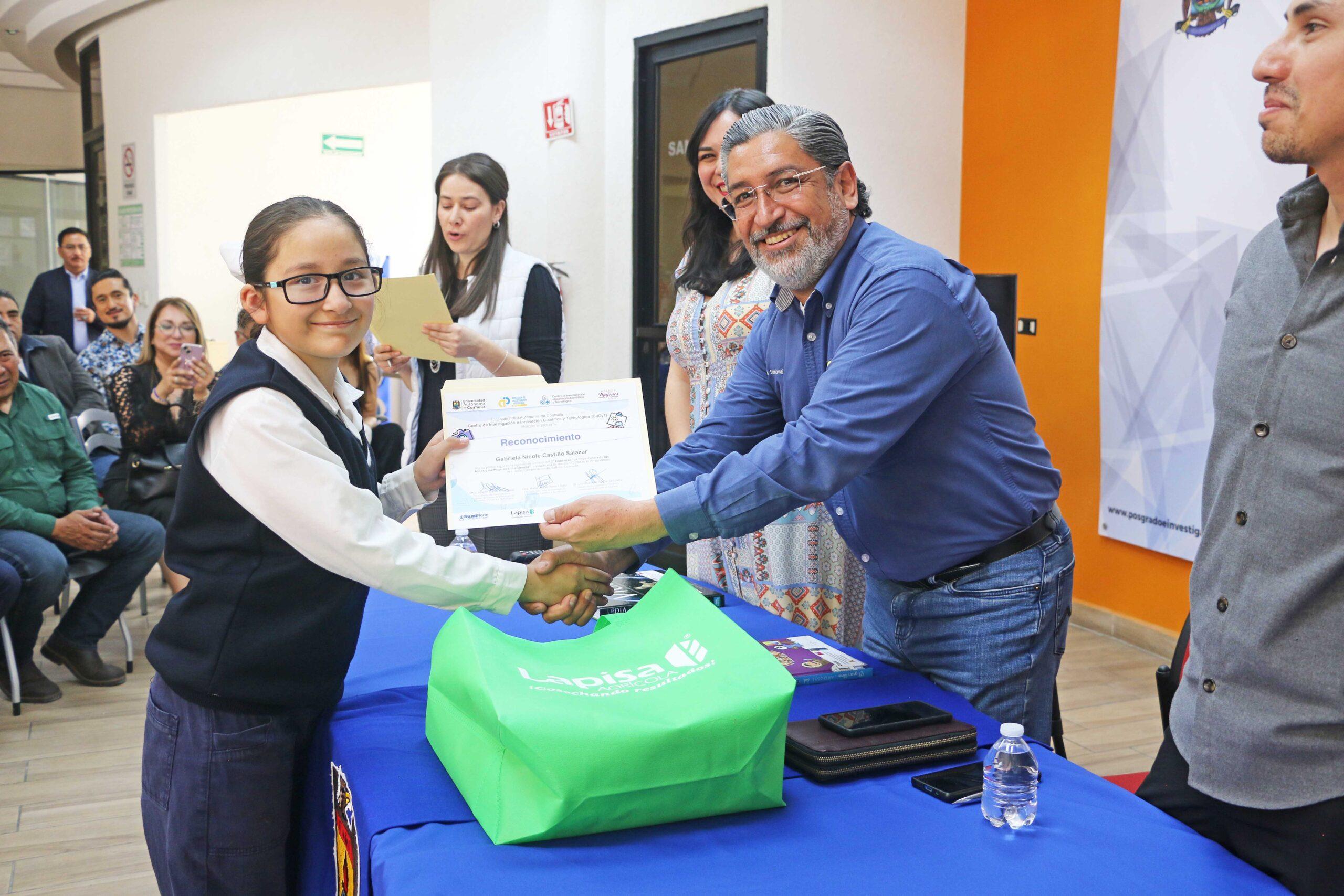 Inauguran Exposición y Premian a Ganadoras