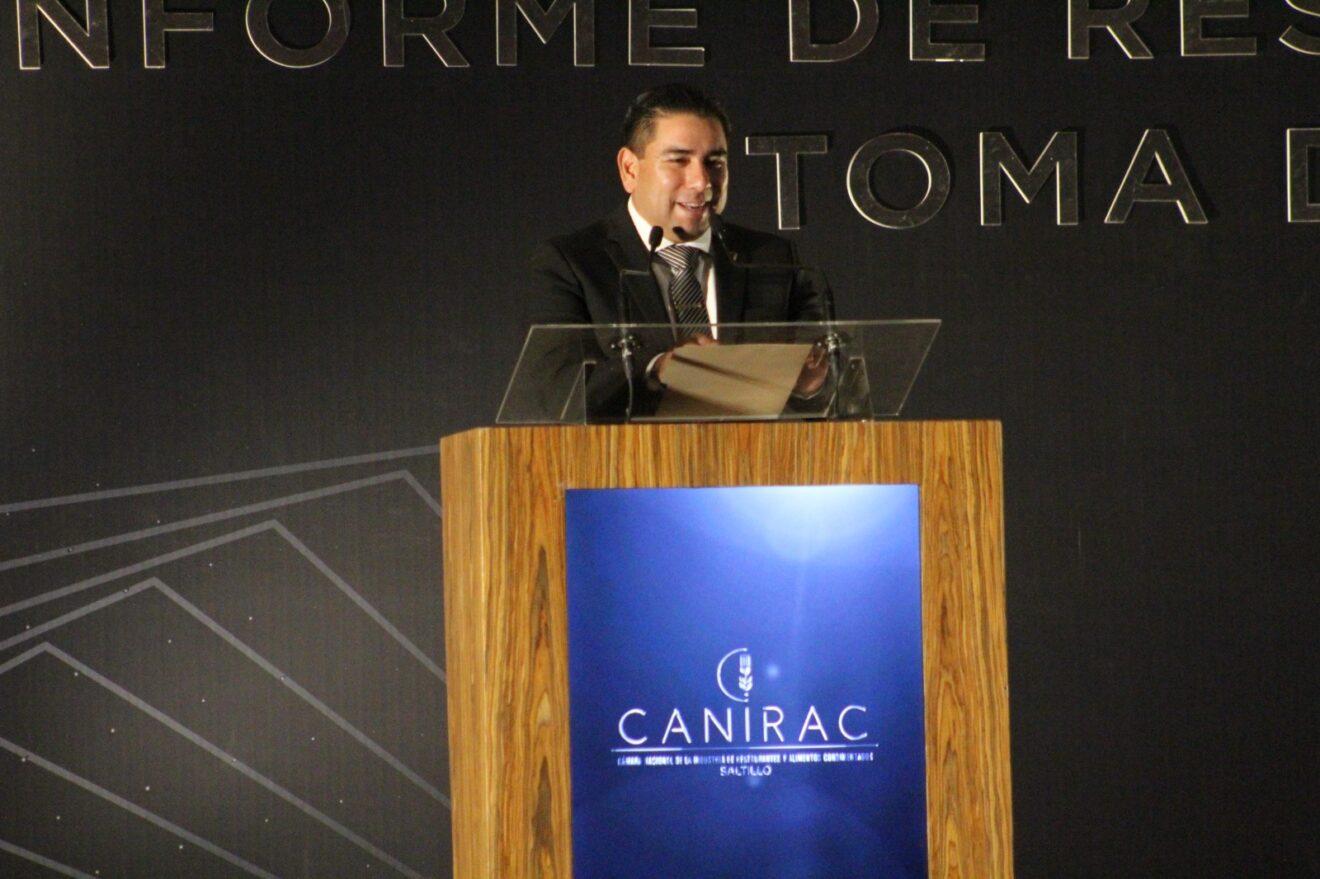 Cubren vacantes con extranjeros