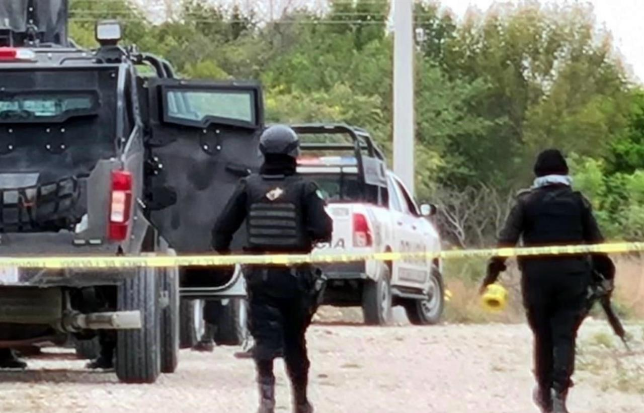 Impiden agentes acceso criminal; abaten a 2 civiles