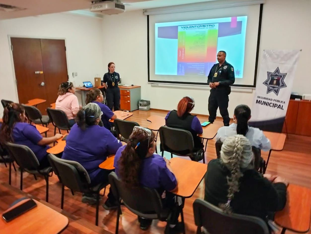 POLICÍA DE RAMOS ARIZPE PROMUEVE PREVENCIÓN DE LA VIOLENCIA DE GÉNERO EN SECTOR INDUSTRIAL