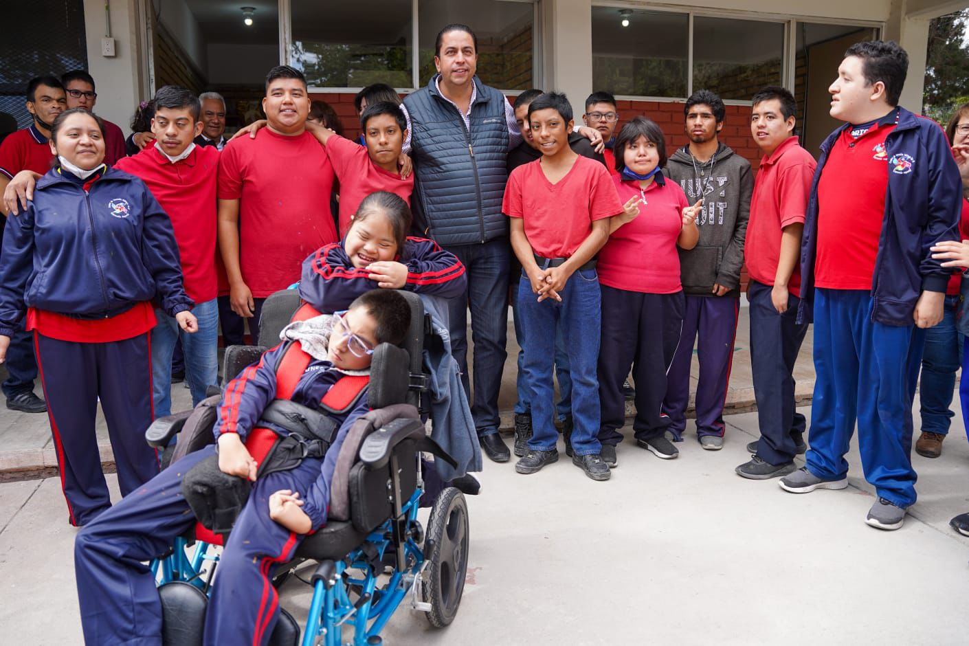 CONSTATA CHEMA MORALES EQUIPAMIENTO PARA CENTROS DE ATENCIÓN MÚLTIPLE