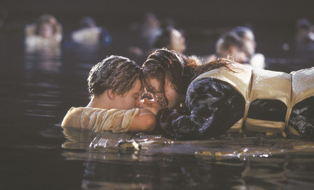 Subastan el trozo de madera donde Jack salva la vida de Rose en la película «Titanic»