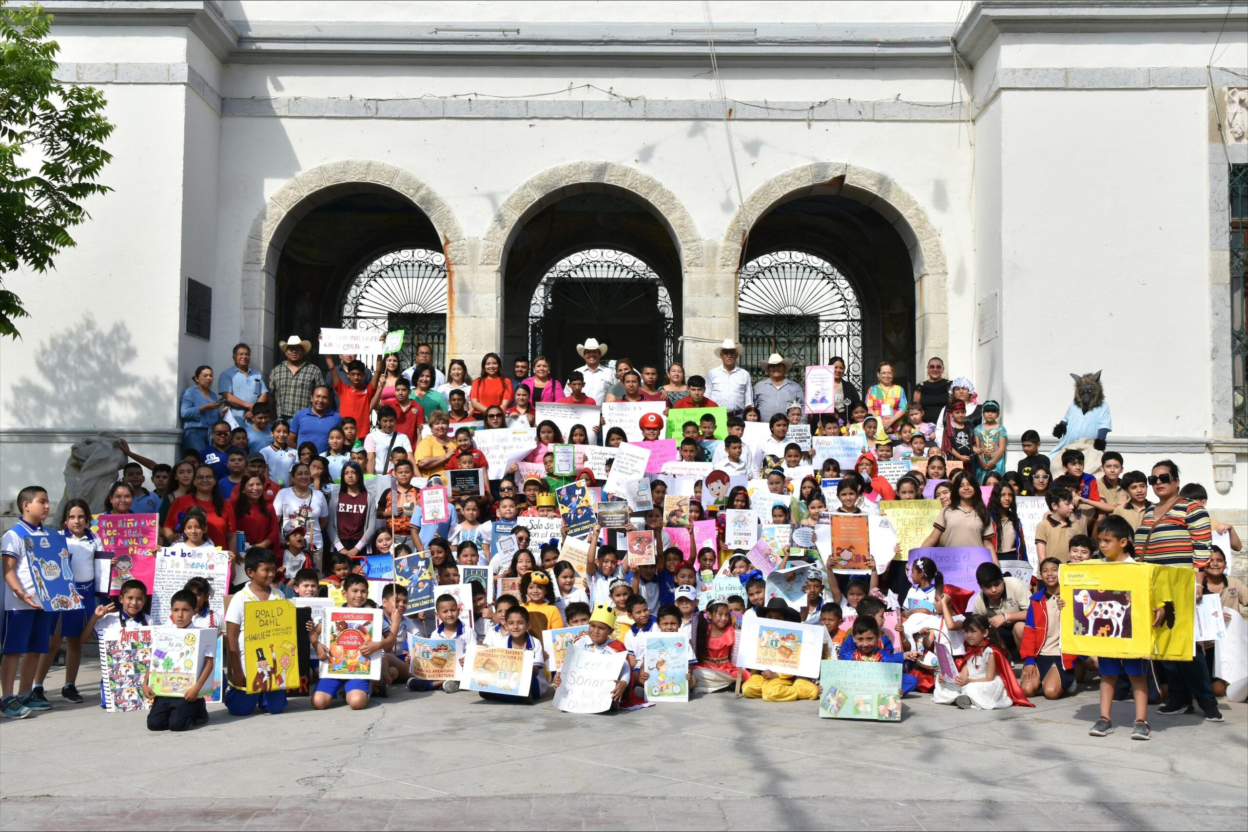 Realizan caminata infantil para fomentar la lectura