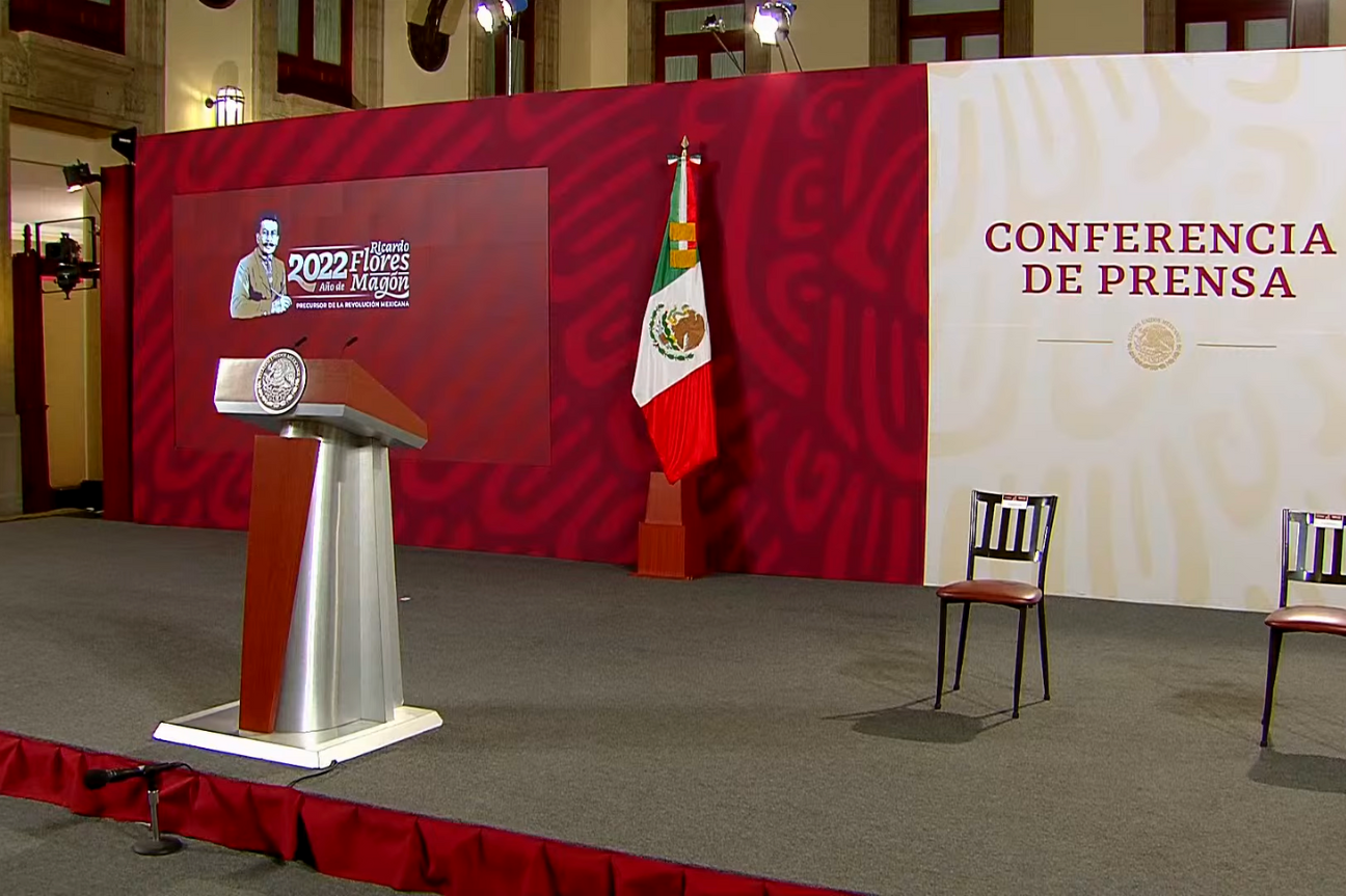 Acumula Presidente violaciones a la ley