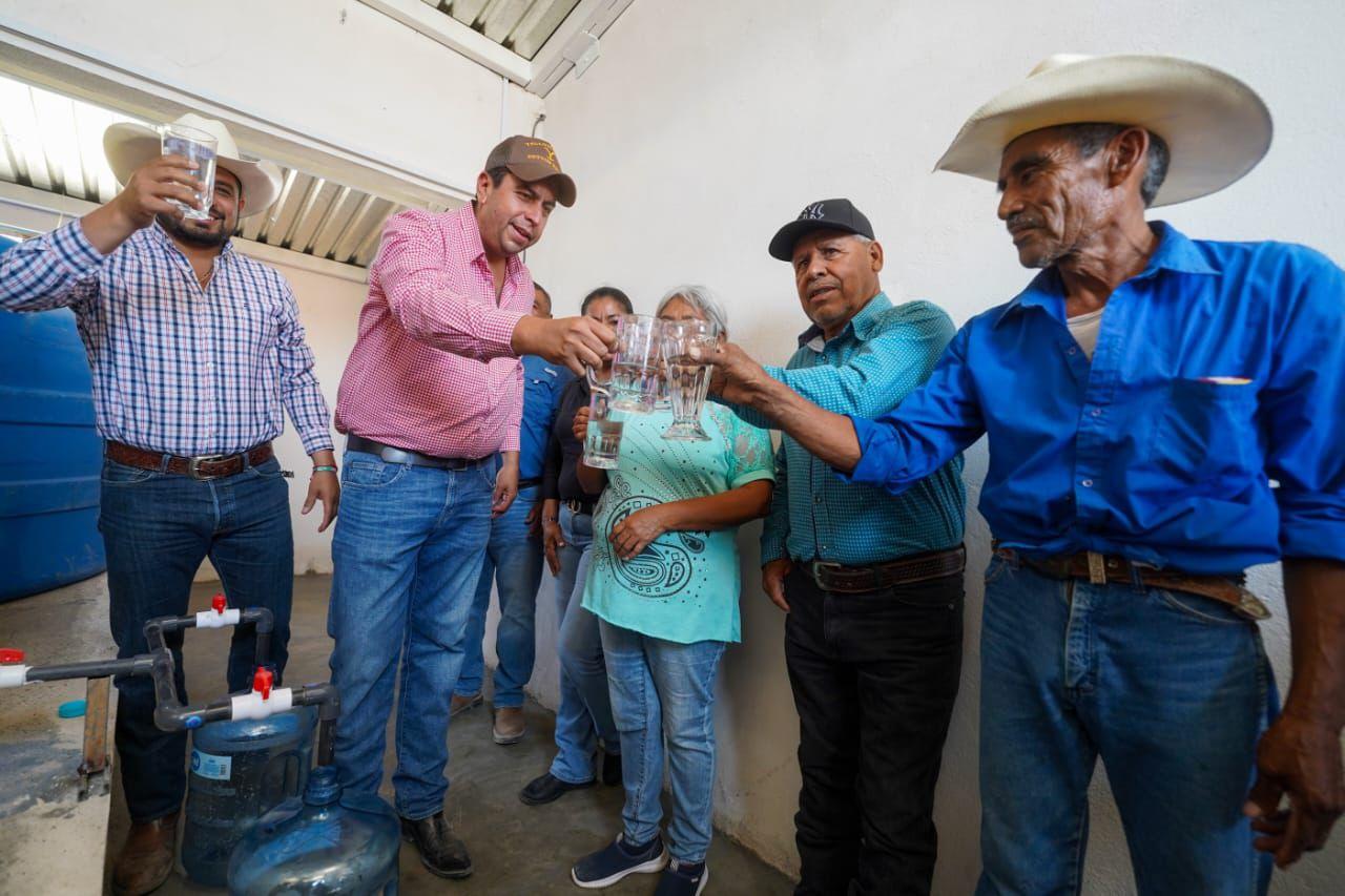 Instalan purificadora de agua en ejido Reata