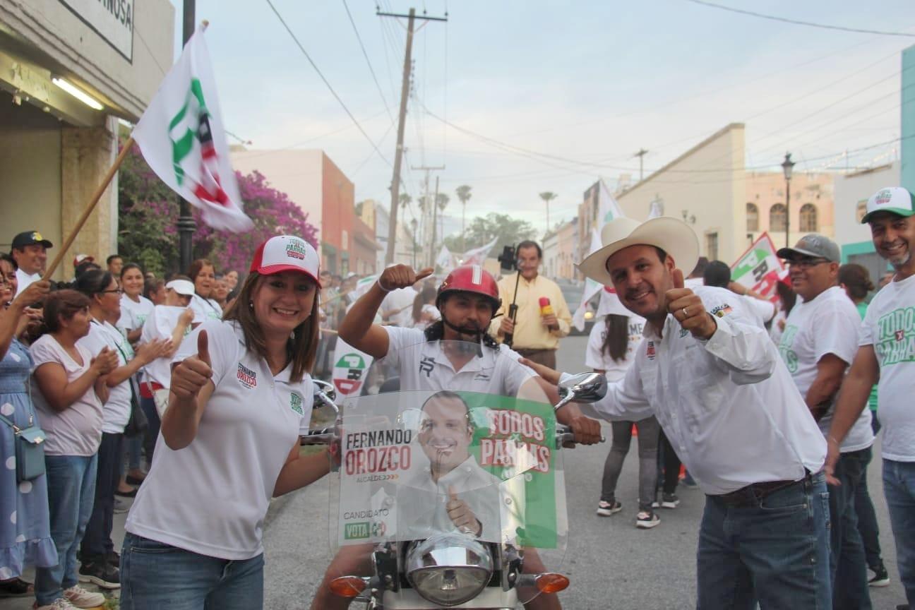 Refrenda Parras apoyo a Fernando