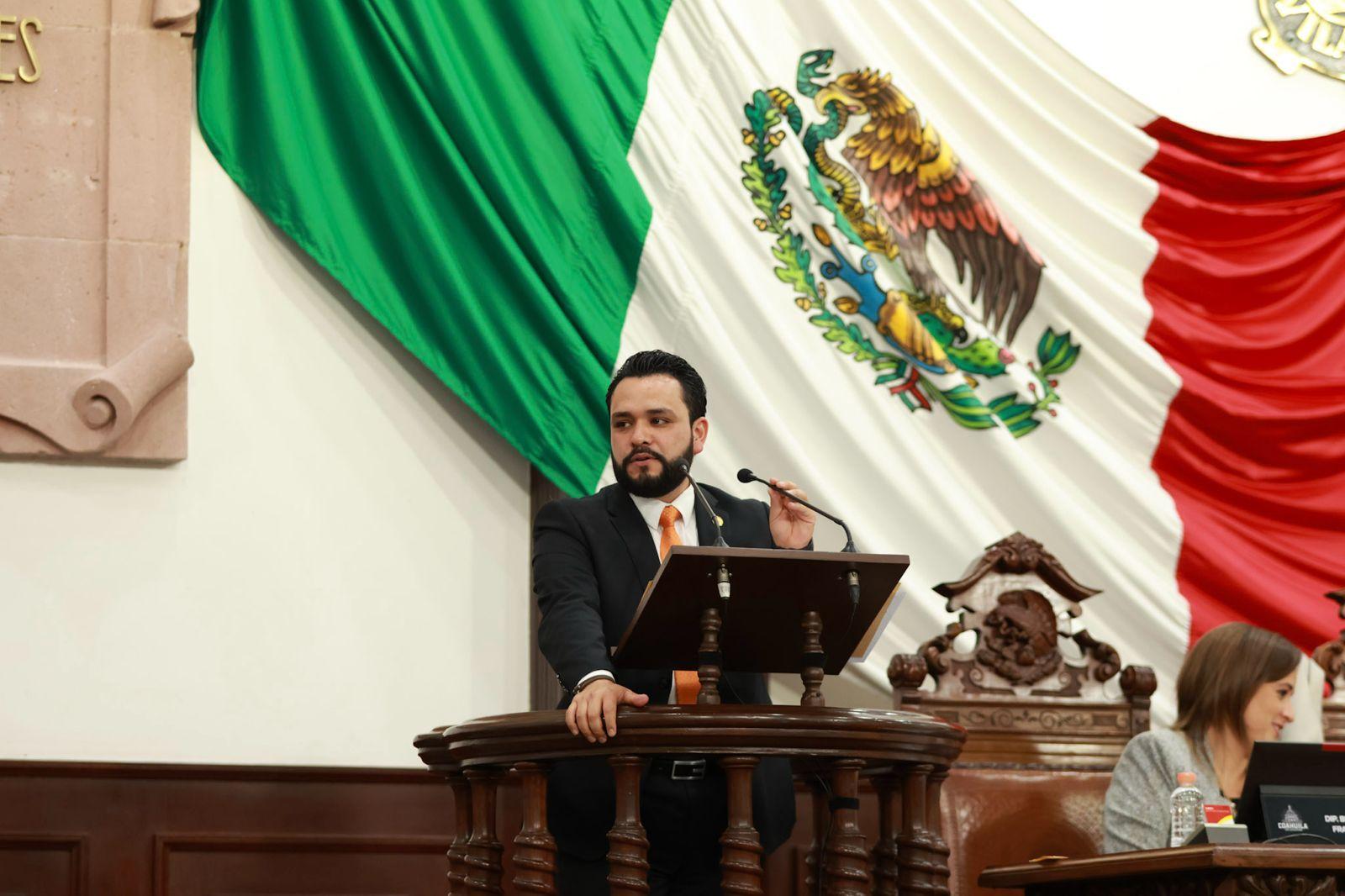 Trabaja Hurtado por casas dignas