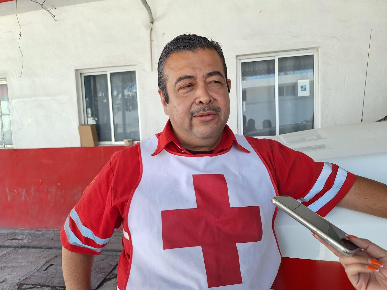 Atiende Cruz Roja a oficial y alumna