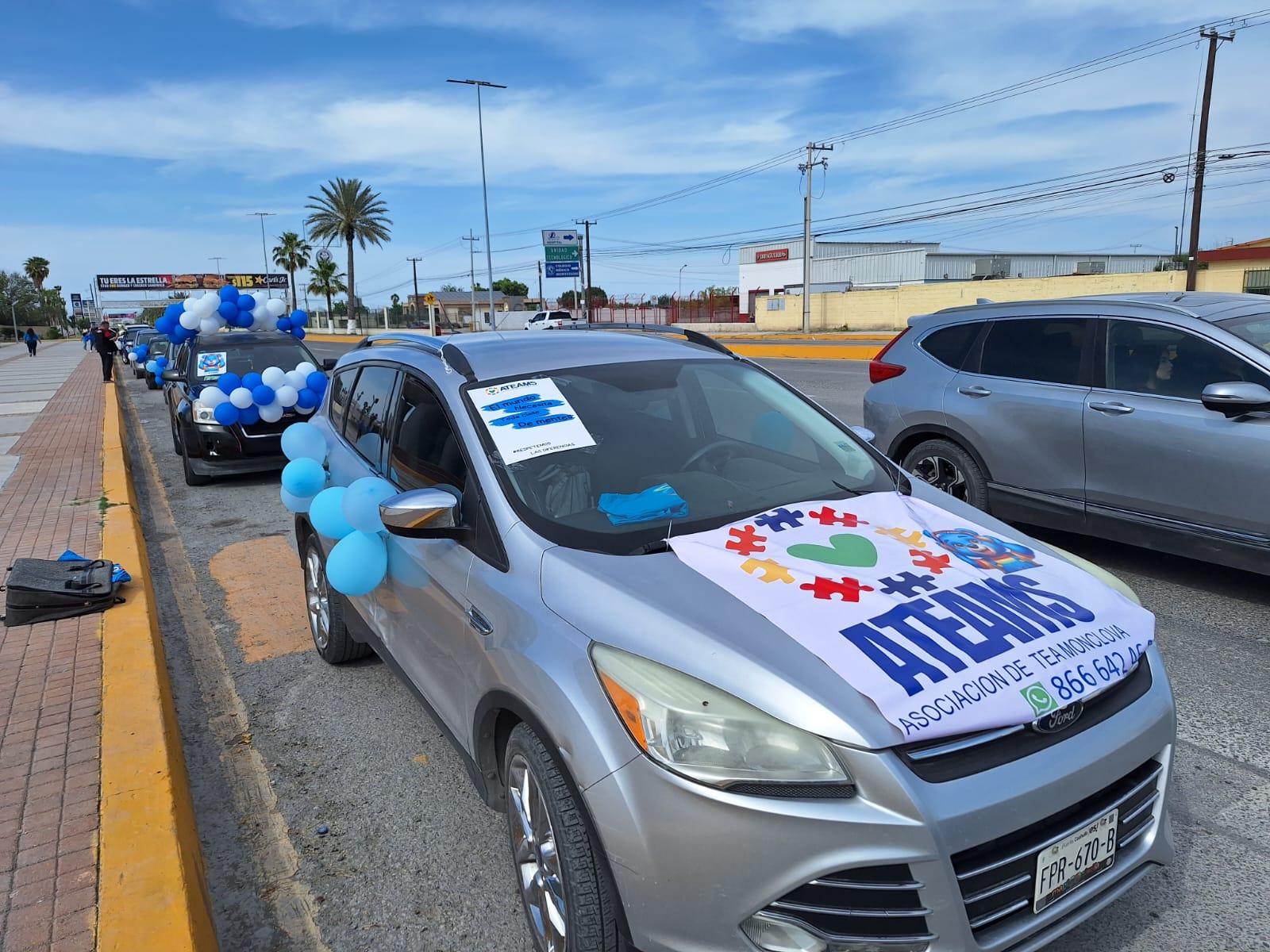Realizan caravana para concientizar en autismo