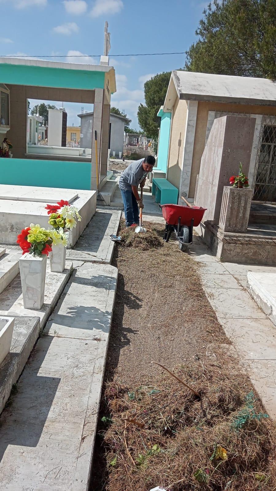 Dan “manita de gato” a panteón de San Buena