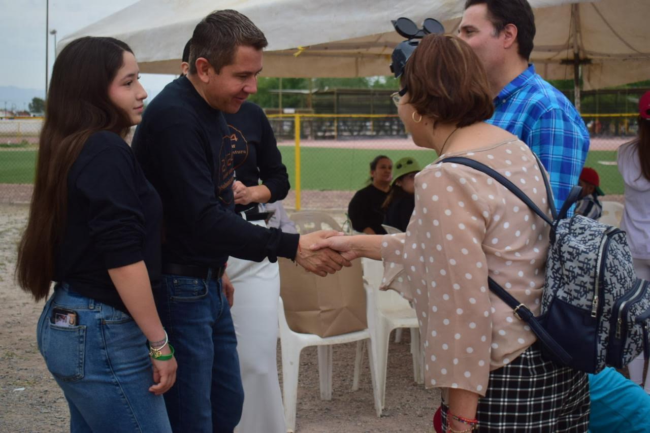 Viven sambonenses magia del eclipse solar