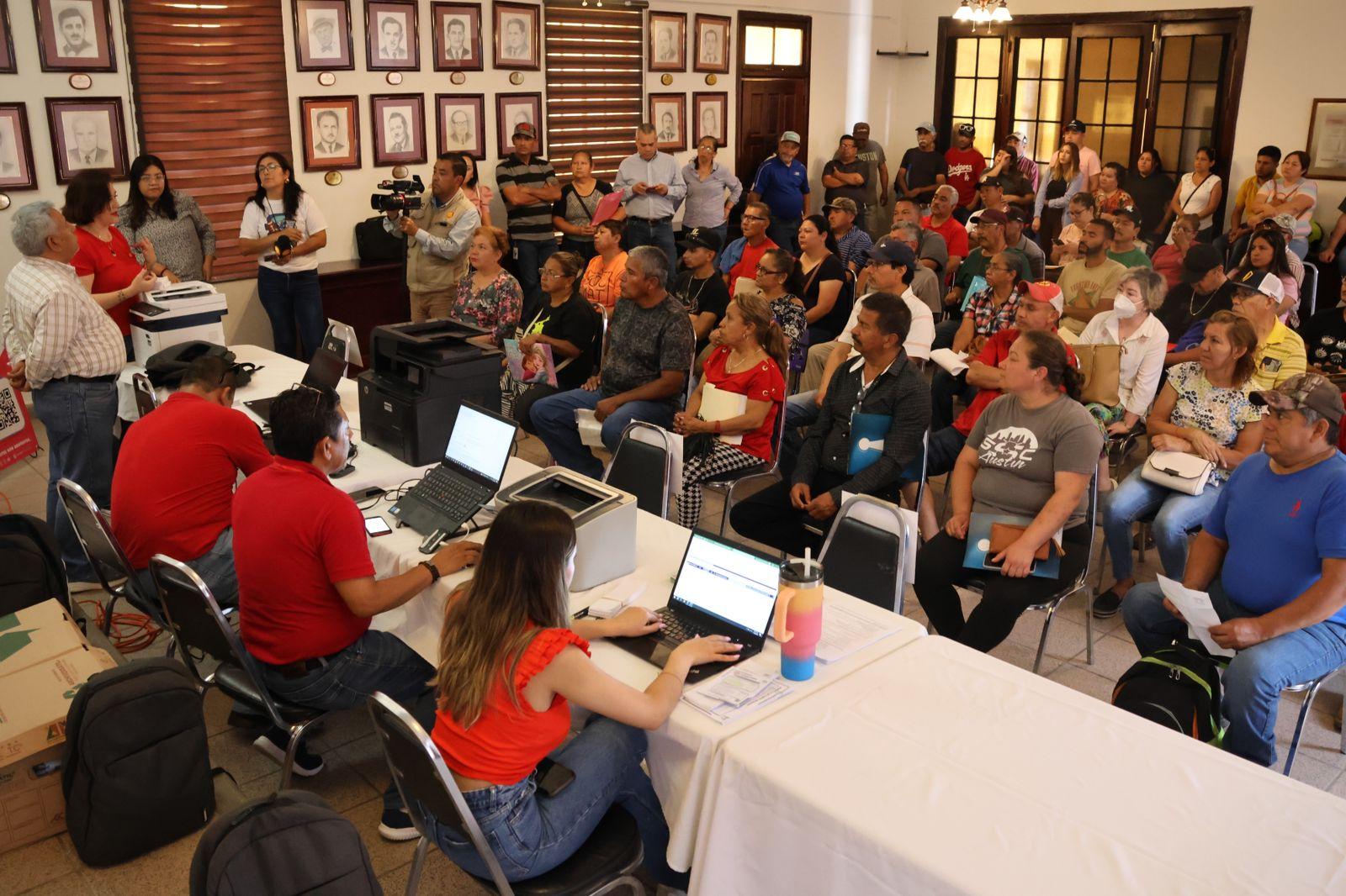 Atiende Infonavit a sabinenses en feria