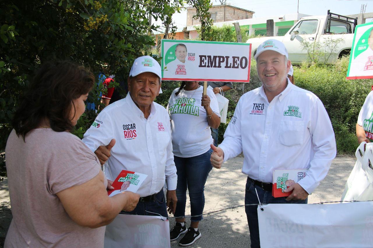 Visita Theo colonia Rovirosa en Rosita
