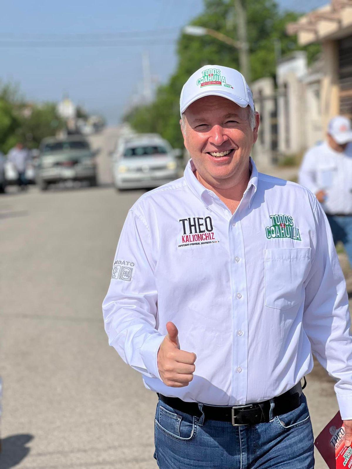 Legislará Theo a favor de personas con discapacidad
