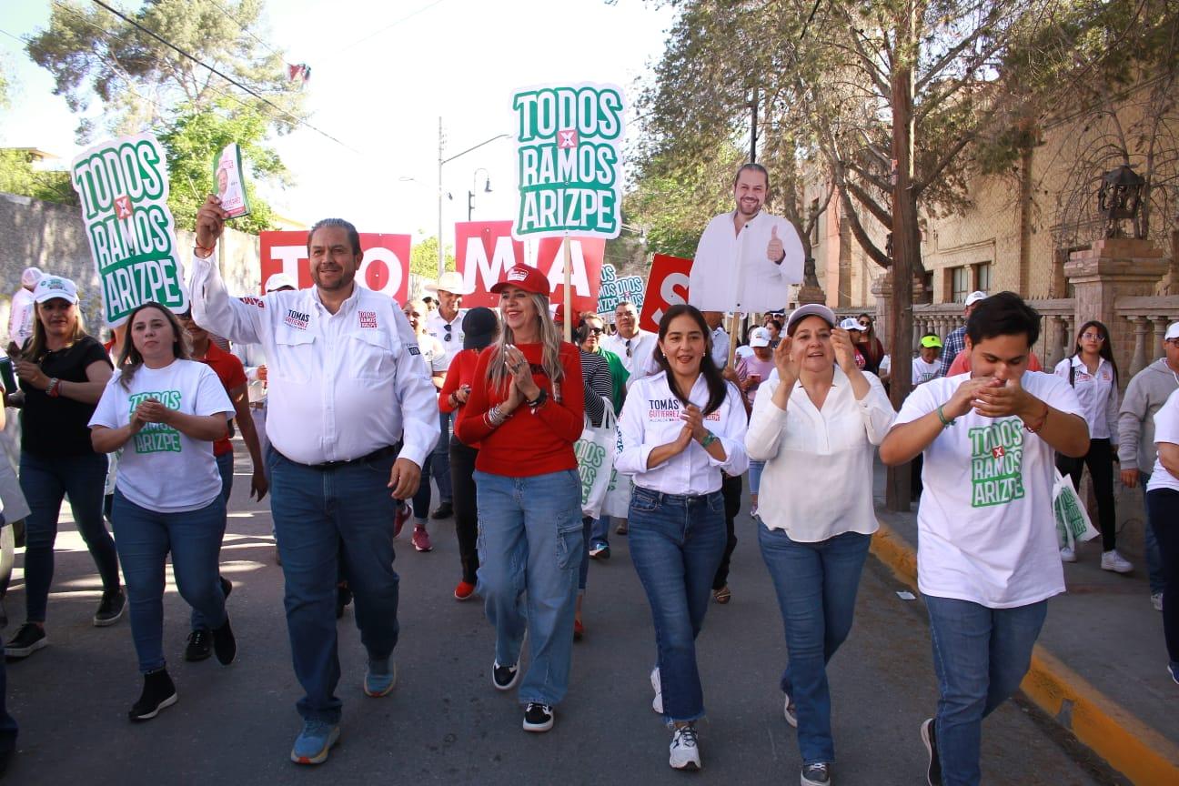Construirá Tomás banquetas en RA