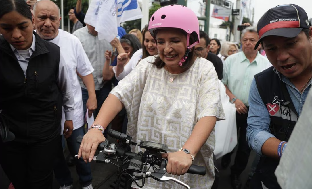Xóchitl Gálvez denuncia que la 4T la espía; «nada más que hoy se pasaron de tarugos, son ineptos», se burla