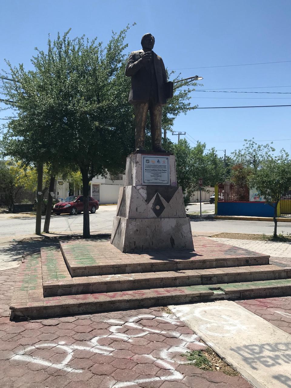 Restaurarán la estatua de Plaza del Magisterio
