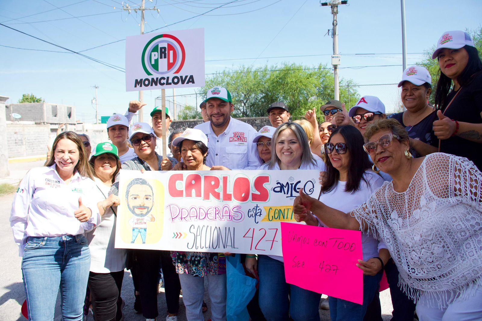 Incansable, Carlos Villarreal recorre todos los sectores