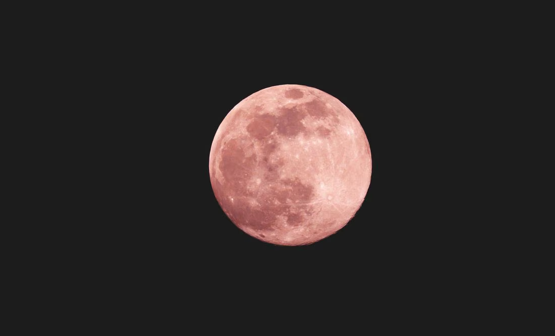 Luna Rosa 2024: Consejos para ver el evento astronómico de mañana, ¡no te lo pierdas!