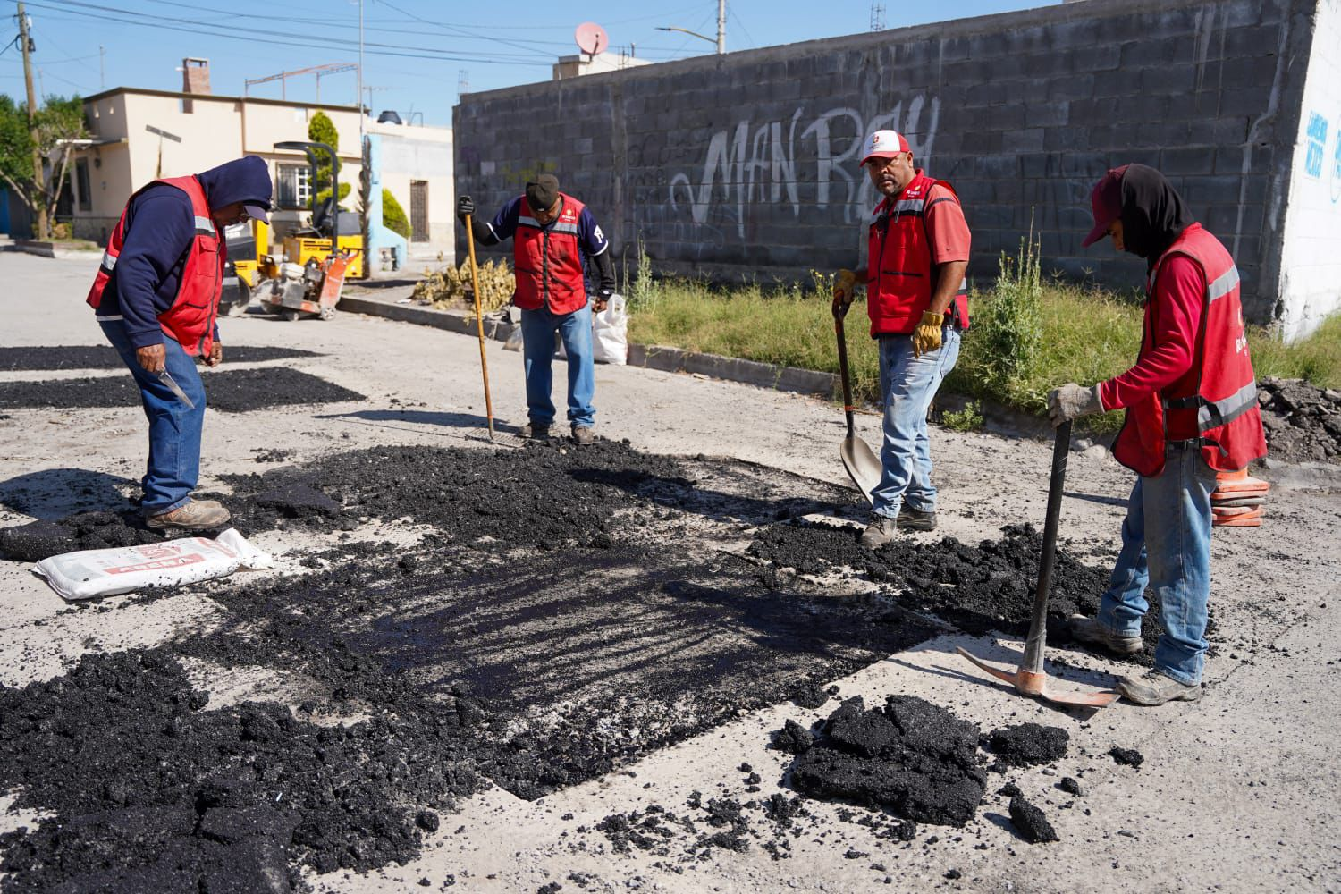 SUPERVISA CHEMA MORALES BACHEO EN EL SECTOR PONIENTE DE RAMOS ARIZPE
