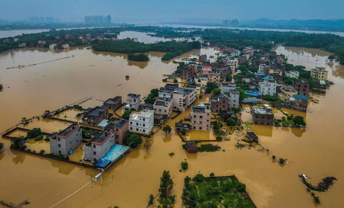 China levanta alerta máxima por lluvias tras evacuar a más de 10 mil personas