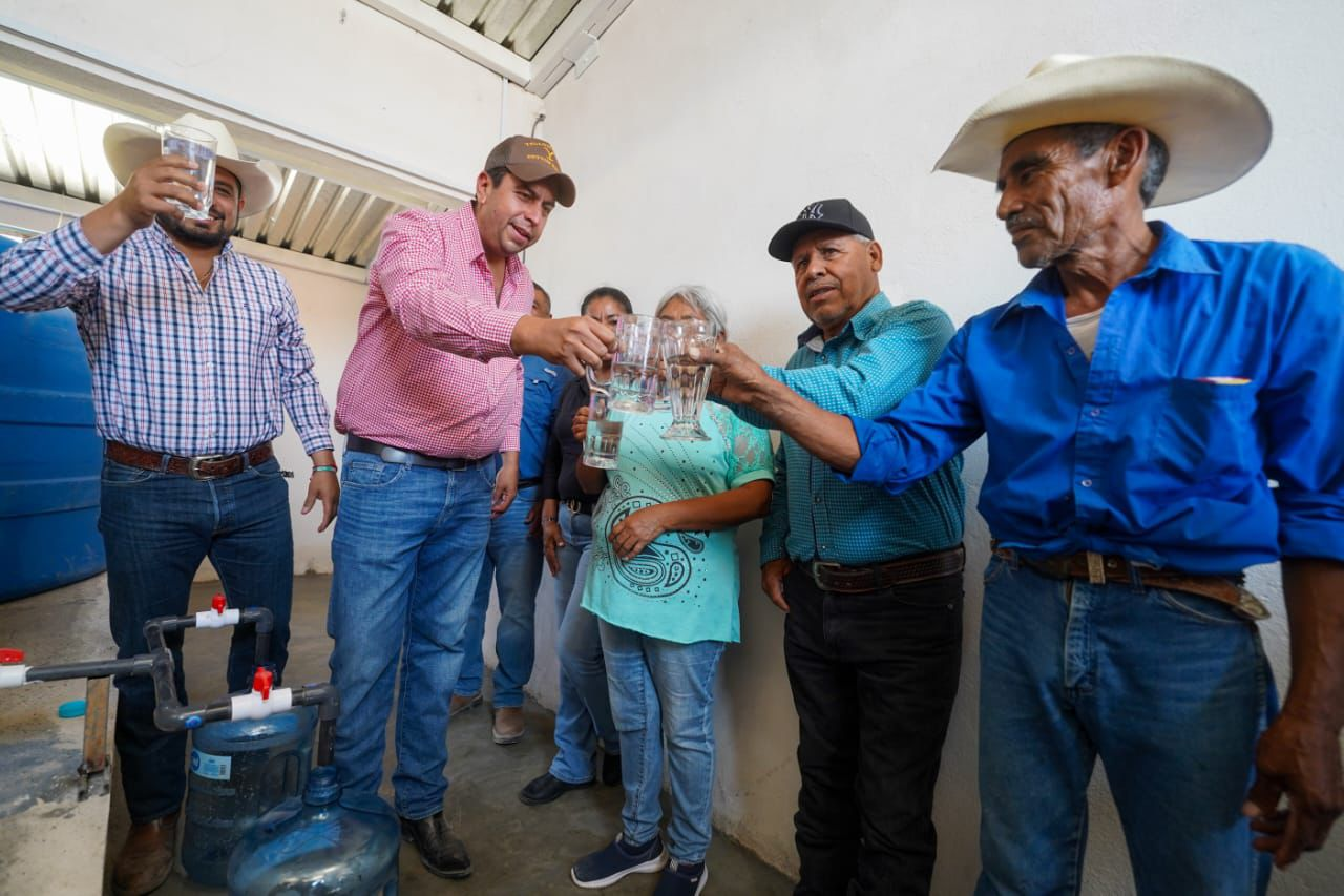 INSTALAN PURIFICADORA DE AGUA EN EL EJIDO “LA REATA” PARA EL CUIDADO DE LA SALUD DE SUS HABITANTES