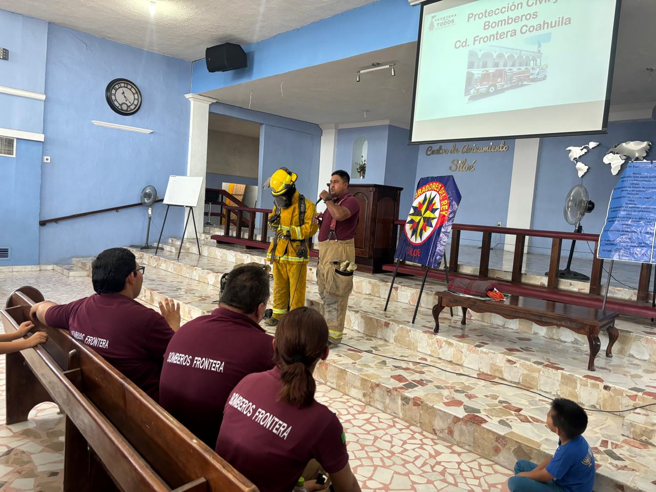 Educa PC Frontera a niños y jóvenes