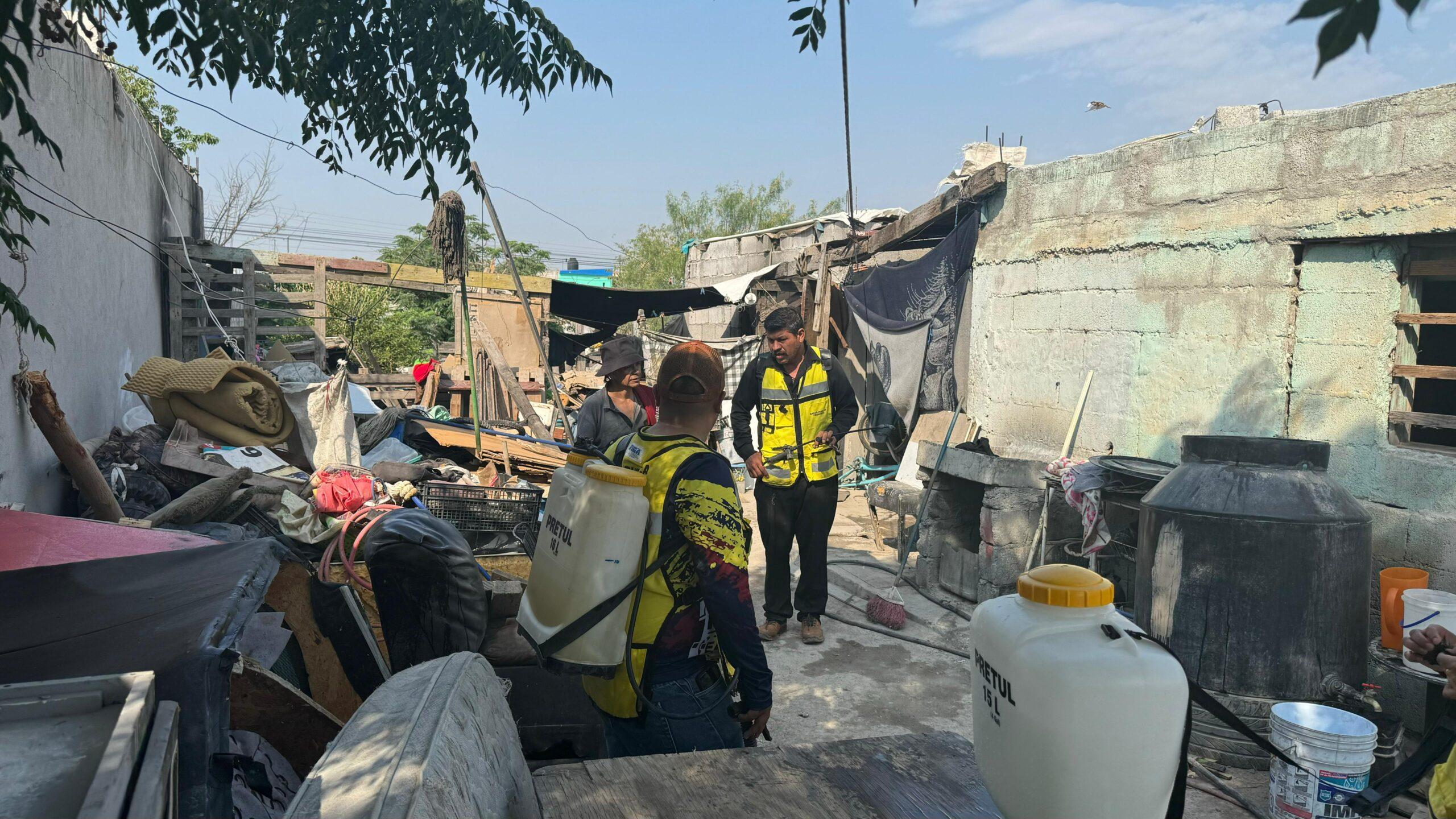 Fumigan contra el dengue