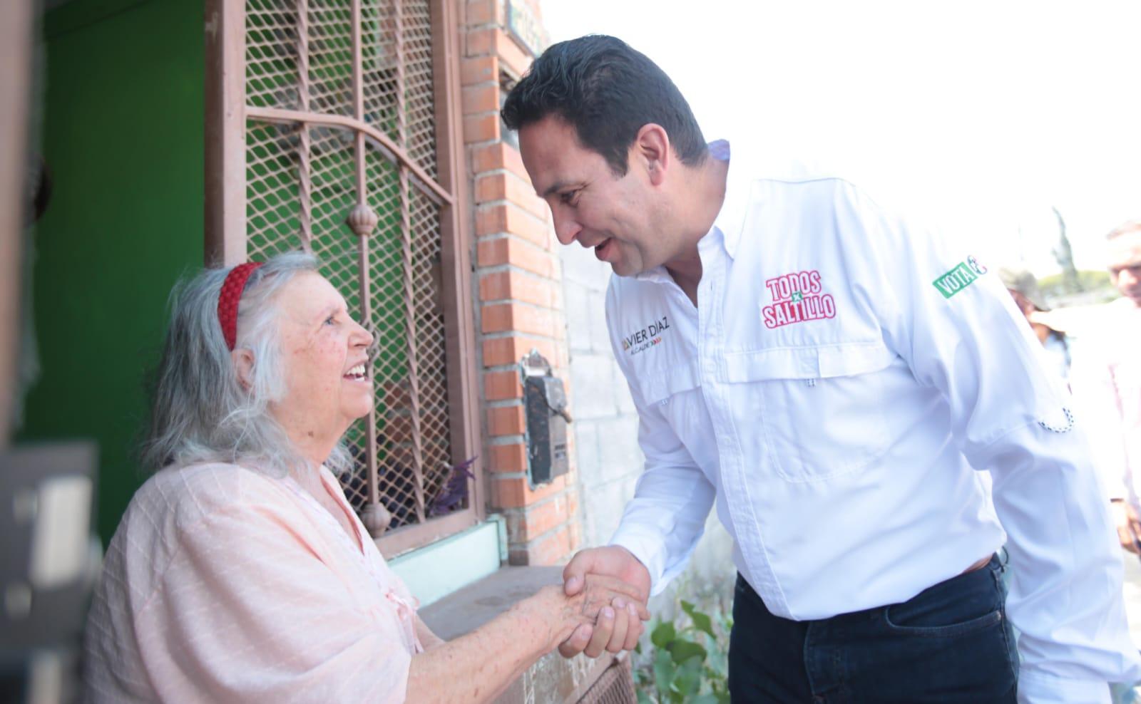 Pide Javier el voto a adultas mayores