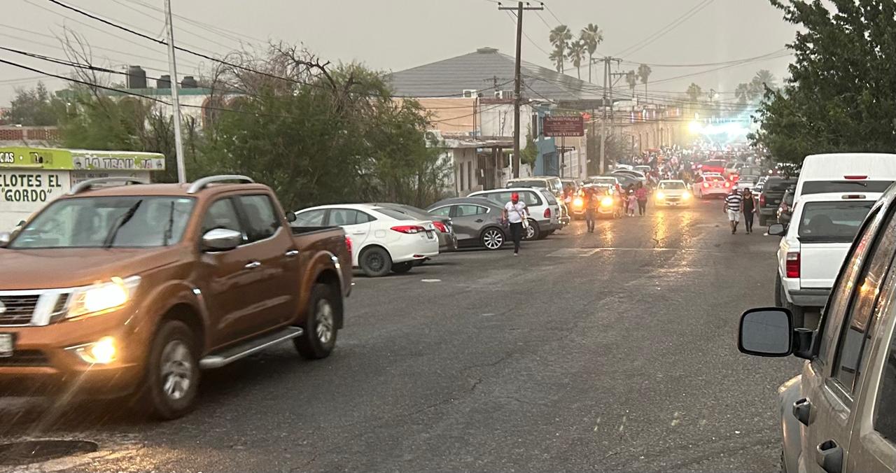 Frena lluvia cierre de campaña de Morena