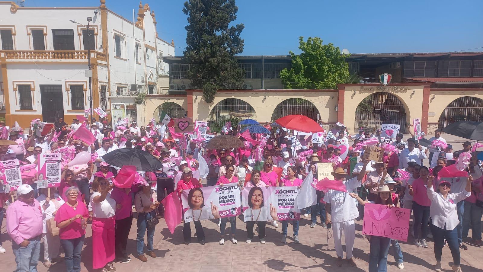 Apoyan a Xóchitl con “Marea Rosa”