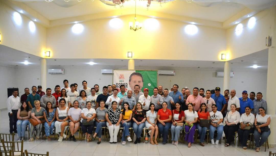 Reiteran docentes apoyo a Oscar Ríos