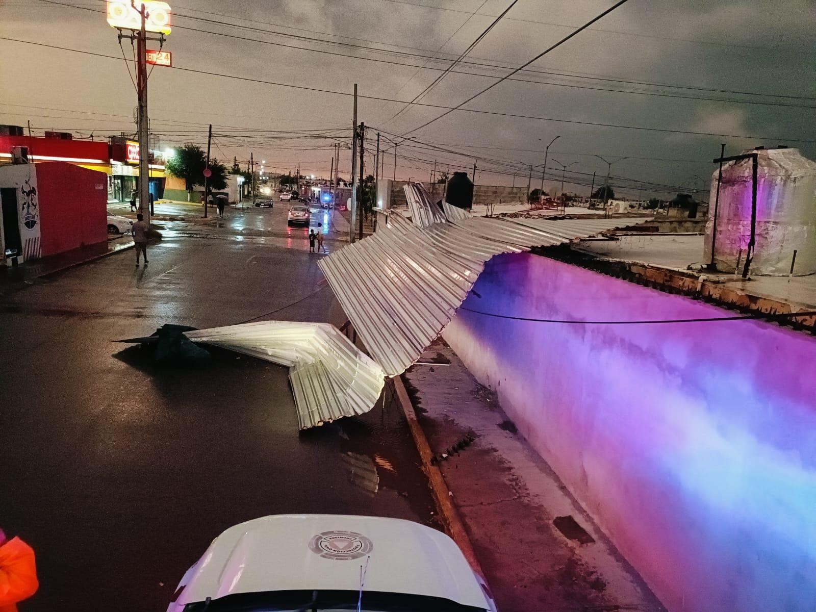 Dejan ventarrones daños en Frontera