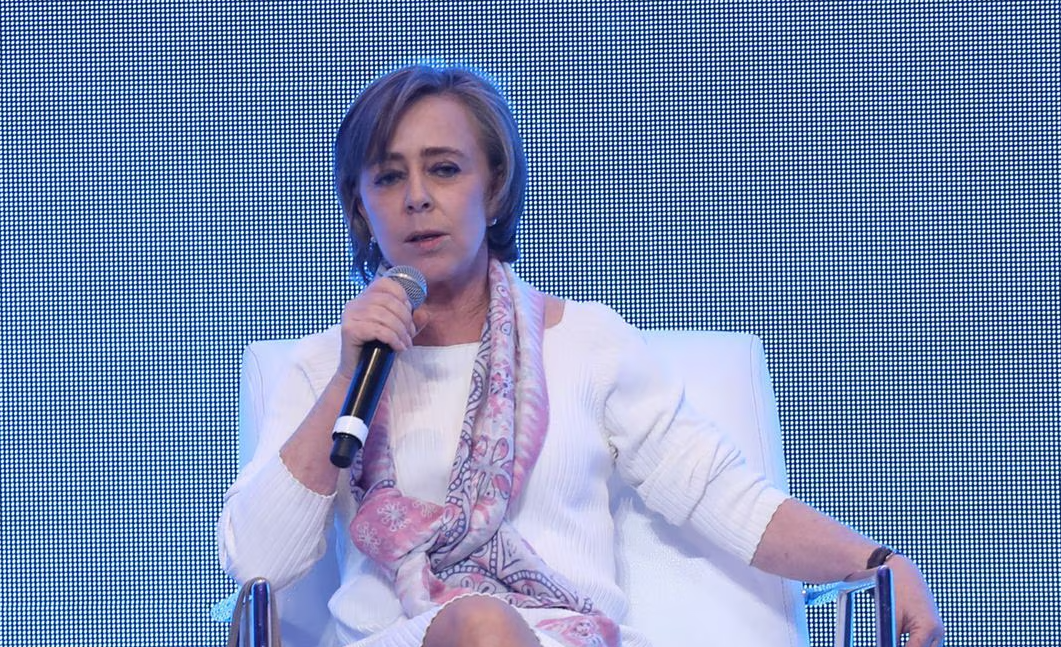Tribunal determina que Pemex debe seguir pagando a María Amparo Casar pensión por viudez