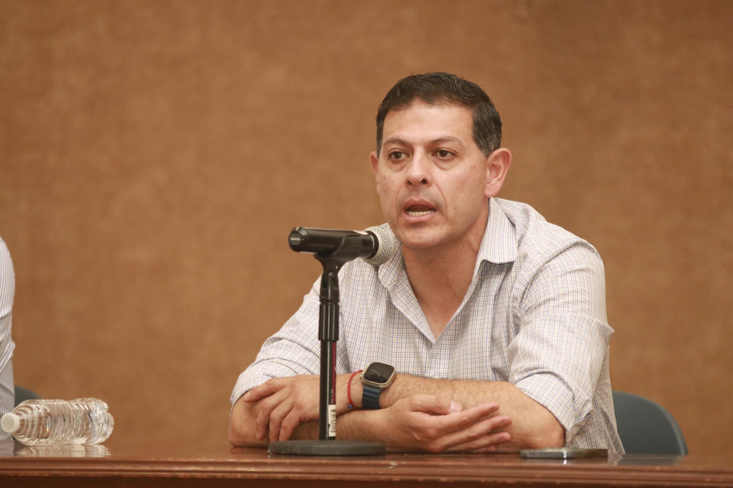 Se reúnen investigadores universitarios y rectoría