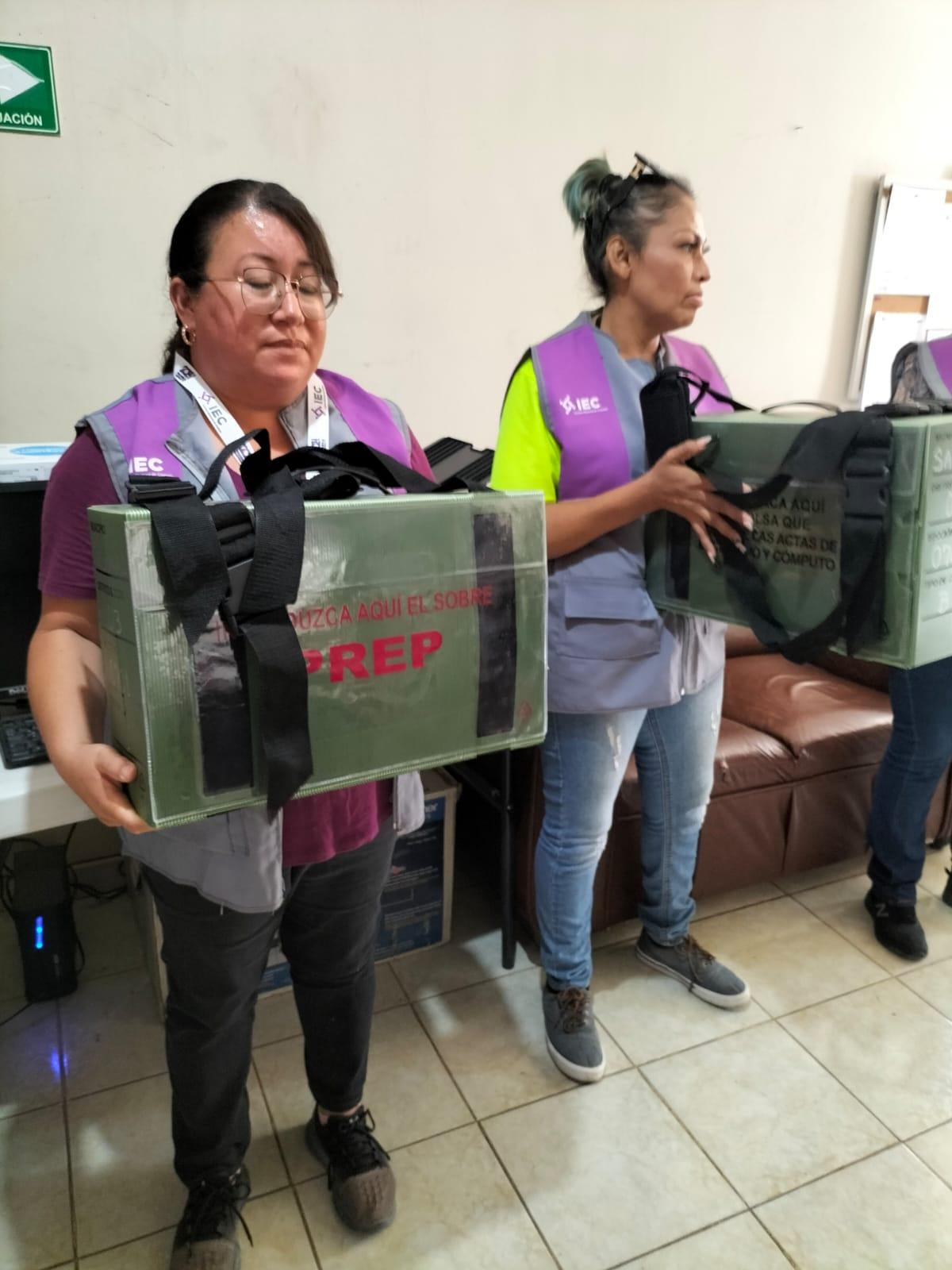 Llegan a Sabinas los paquetes electorales