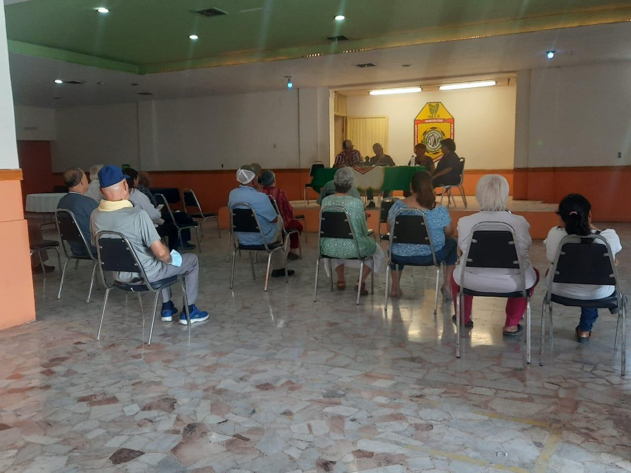 Arreglan para su venta el salón de pensionados