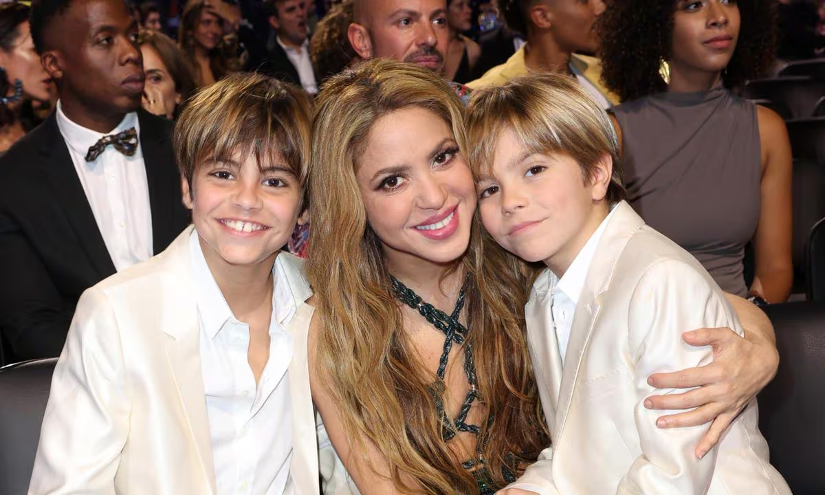 ¡IGUALITO A MAMÁ! SASHA, EL HIJO MENOR DE SHAKIRA, CAUTIVA CON UNA CANCIÓN DE CAMILO